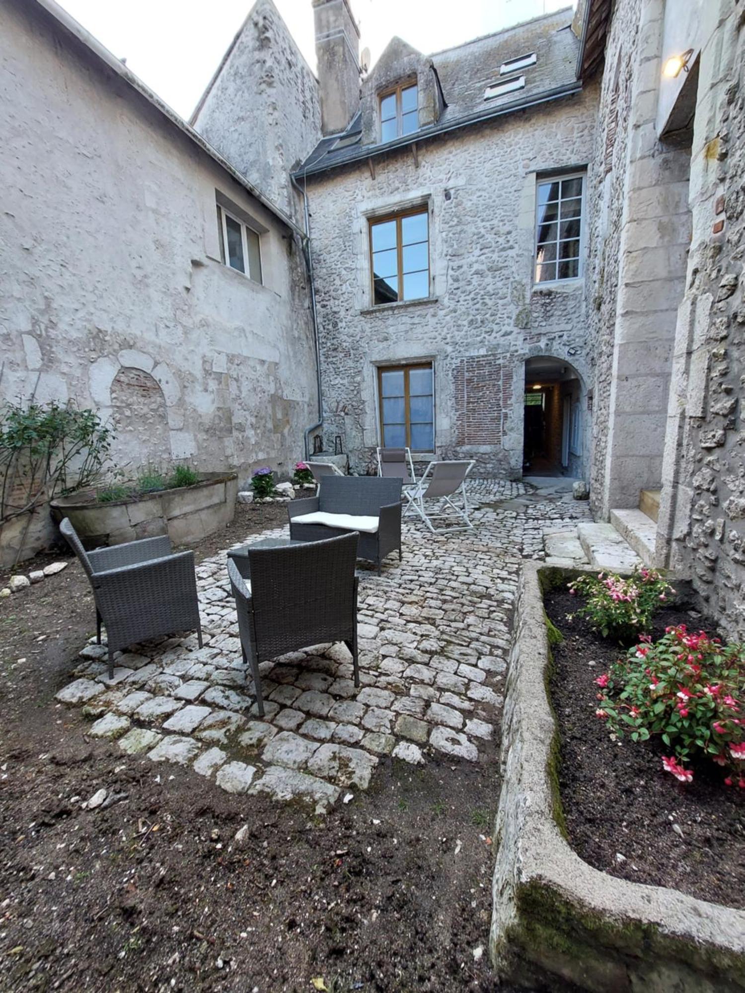 Appartements L'Hirondelle Beaugency Exterior photo